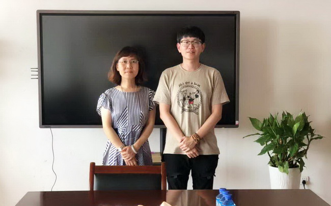 5d493713d9105.jpg 師徒合影(網(wǎng)用).jpg