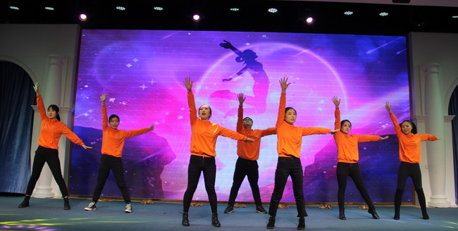 5e0aafa9c23e9.jpg 18我們都是追夢人(網(wǎng)用).jpg