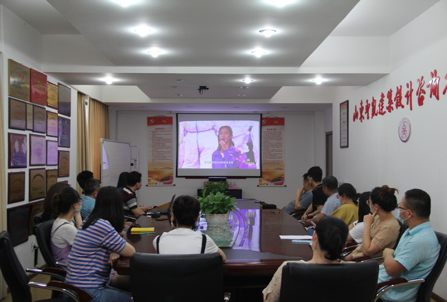 5efc361fef420.jpg 收看燈塔大課堂(網(wǎng)用).jpg